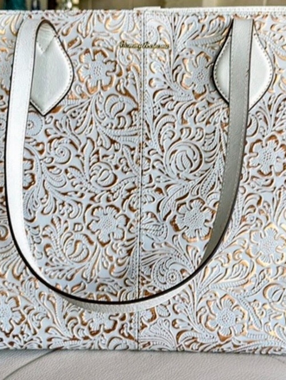 NWT Tommy Bahama "Barbados" White And Gold Tote